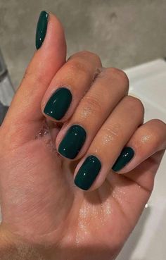 Emerald Nails, December Nails, Nails Yellow, Squoval Nails, November Nails, Short Gel Nails, October Nails, Nagel Tips