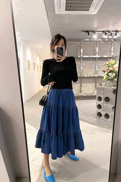 Casual Denim Winter Skirt, Casual Denim Skirt For Winter, Long Blue Denim Skirt For Fall, Blue Long Denim Skirt For Fall, Casual Blue Denim Skirt For Winter, Half Cake, Blue Skirt Outfits, Long Blue Skirts, Denim Long Skirt