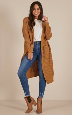 Outfits With Grey Cardigan, Outfits Con Jeans, Outfit Cardigan, Looks Country, Beige Outfit, Outfit Mujer, Boho Chic Outfits, Cardigan Outfits, Cute Fall Outfits