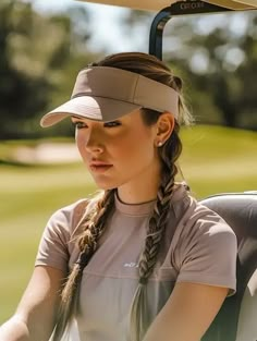 Tennis Hat Hairstyles, Cute Visor Hairstyles For Work, Visor Outfit Summer, Work Visor Hairstyles, Hairstyles In Hats, Golf Hairstyle Women Visor, Golf Hat Hairstyles