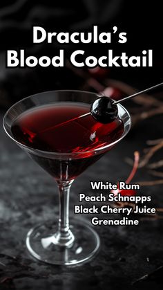 Red Cocktail Aesthetic, Halloween Shots Alcohol Drink Recipes, Party Mixed Drinks, Themed Alcoholic Drinks, Gothic Cocktails, Spooky Alcoholic Drinks, Halloween Alcoholic Drinks, Halloween Cocktails Recipes, Blood Cocktail