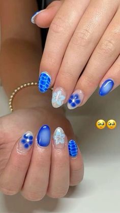 Acrylic Nail Ideas For Vacation, Coastal Floral Nails, Outer Banks Nails Inspiration, Cute Nails For Beach, Fun Nail Designs Blue, Nail Inspo For Cruise, Short Almond Beach Nails, Emily Ha Nails, Blue Vacay Nails