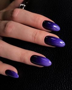 Black Purple Ombre Nails, Dark Purple Ombré Nails, Purple To Black Ombre Nails, Purple Black Ombré Nails, Black And Purple Gradient Nails, Purple Gradient Nails, Baby Boomer Nails, Pretty Nails Glitter, Shellac Nails Fall