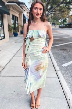 Print Midi Dress | Sophie & Trey Multicolor Midi Dress For Night Out In Spring, Cute Trendy Dresses, Casual Chic Spring, Online Clothing Boutique, Online Clothing Boutiques, Print Midi Dress, Dress Store, Crop Top Sweater, Summer Styles