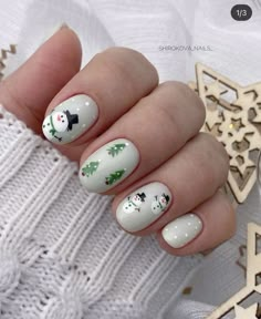 Snowman Nail Art, Art Noel, Nail Noel, Snowman Nails, Nail Art Noel, New Years Nail Designs, Christmas Gel, Cute Christmas Nails, Christmas Gel Nails