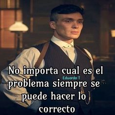 a man wearing a vest and tie with the caption no importa caul es el problema siempre se