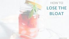 6 simple tips to lose the bloat to flatten your stomach in just a few hours. Sipping water and certain teas can help. Find out the best tricks now. How To Debloat, Bloated All The Time, When To Plant Vegetables, Diy Skin Care Recipes, Healthy Advice, Belly Fat Burner Drink, Gluten Sensitivity, Fat Burner Drinks