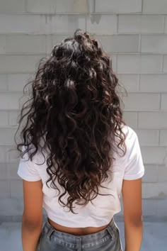 Bangs Long Haircut Curly, Layers In Long Curly Hair, Long Curly Haircuts For Round Faces, Long Layers Haircut On Wavy Hair, Curly Hair Layers Back, Curly Hair Short Layers Long Hair, Curl Haircuts For Women Long, Wavy Long Layered Haircuts, 2b Haircuts Long