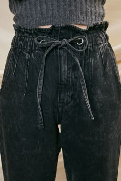 Black acid wash high waisted mom jeans. Feature a paper bag drawstring waist with stylish silver grommets & stretchy waistband elastic. PRODUCT INFO 12.75" Rise, 27" Inseam in size 3 94.3% Cotton/5.7% Recycled Cotton 2 front pockets, 2 back pockets Pleated detailing at front upper waist SIZING SIZE WAIST XS 1/24 SMALL 3/25 MEDIUM 5/26-7/27 LARGE 9/28 XL 11/29 Paperbag Jeans, Female Owned Business, High Waisted Mom Jeans, Head Hair, Unique Boutique, High Rise Mom Jeans, Acid Wash, Recycled Cotton, Fashion Online Shop