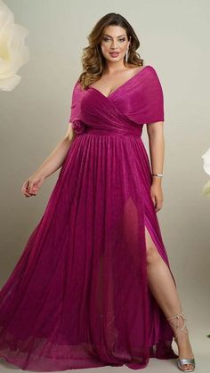 Vestido Plus Size Modelo Rosalina - Cecilia Dresses Big Size Dress Mothers, Big Size Dress Casual, Plus Size Gowns Formal, Plus Size Elegant Dresses, Big Size Dress, Best Winter Outfits, Prom Ball Gown, Vestido Plus Size