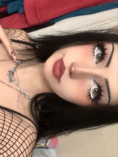 Grunge Egirl Makeup, Emo Baddie Aesthetic, Makeup Looks Egirl, Pining Aestethic, Eye Makeup Emo, Anime Style Makeup, Makeup Looks Emo, Delineado Egirl