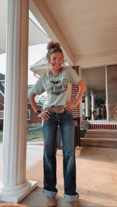 #westernootd #western #westernoutfit #westernoutfitideas #countryoutfit #westernfashion #westernfashioninspo Country T Shirt Outfits, Country Outfit For School, Nice Western Outfits, Chill Western Outfit, Outfit With Wild Rag, Cowboy Cut Wranglers Women Outfits, Blazer Western Outfit, Punchy Outfits Winter, Twisted X Outfits