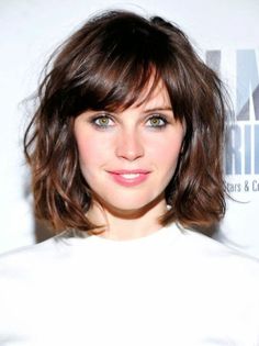 Medium Length Hair With Bangs, Modern Shag Haircut, Hair With Bangs, Shag Haircut, Penteado Cabelo Curto, Short Hair With Bangs, Haircuts With Bangs, Medium Hair Cuts