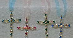 Bead Cross Craft, Diy Beaded Cross Tutorials, Easy Jewelry Making Ideas, Beaded Crosses, Cross Ornaments, Beaded Ornaments Diy, Christmas Jewelry Diy, Glass Bead Crafts, Ankle Bracelets Diy