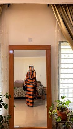 African Dresses Aesthetic, Valentines Day Dresses For Women Classy, African Modest Dresses, Rich African Aesthetic, Group Dinner Outfit Ideas, Modest African Fashion, Modest African Dresses For Women, Afrocentric Fashion Classy, Congolese Outfit