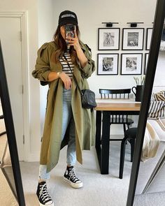 Army Trench Coat, Long Raincoat Outfit, Army Green Coat Outfit, Trench Coat Outfit Street Style, Army Green Shirt Outfit, Green Trench Coat Outfit, Raining Outfit, Green Flannel Outfit, Army Green Trench Coat