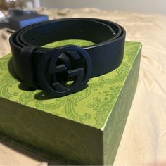 Brand New, Fresh Out Of Store Mens Luxury Belts, Black Luxury, Reversible Belt, Gucci Accessories, Distressed Black Jeans, Gucci Black, Gucci Belt, Belt Size, Mens Belts