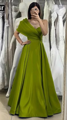 Satin Evening Dresses, Green Dresses, Formal Evening Dress, فستان سهرة, Pleated Fabric, Dress Satin, Formal Dresses Prom, Party Gowns, Formal Evening Dresses