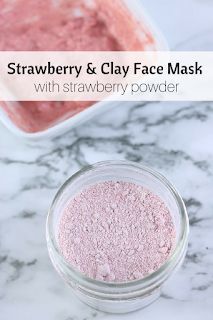 Homemade strawberry and clay face mask recipe with kaolin clay and strawberry powder. #facemask #strawberry #diybeauty Clay Face Mask Recipe, Homemade Moisturizer, Oil Cleansing, Strawberry Powder, Tumeric Face Mask, Clay Face Mask, Easy Face Mask Diy, Face Mask Recipe, Clay Face