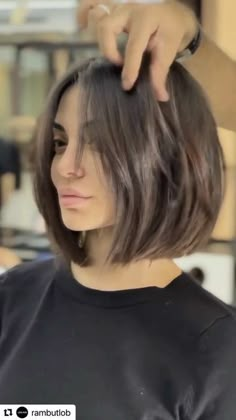 Chic Bob, Haircuts Straight Hair, Haircut And Color, Short Bob Hairstyles, Great Hair, Hair Cut