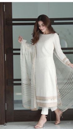 Stile Hijab, Churidar Designs, Simple Kurta Designs, Long Kurti Designs, Trendy Dress Outfits, Kurti Designs Party Wear