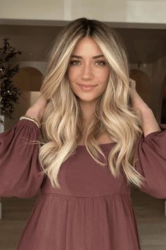 low light hairstyles, blonde hair, sophisticated Low Lights Blonde Hair, Darker Lowlights, Low Lights In Blonde Hair, Light Hairstyles, Loose Curls Long Hair, Low Lights For Blonde Hair, Blonde Inspiration, Curled Blonde Hair, Blonde Balayage Highlights