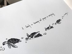 a drawing of three turtles swimming in the ocean with words written on it that read,'a family is always happy to everyone '