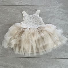 New With Tag H&M Toddler Dress, Size 3-4y, Color: Cream With Gold Zipper In Back. Cute Cream Princess Dress For Summer, Cute Cream Princess Dress For Spring, Summer Cream Princess Dress For Dress-up, Cream Princess Dress For Summer Dress-up, Cream Ruffled Tutu Dress For Summer, Cream Ruffled Tutu Dress For Spring, Spring Cream Sleeveless Tutu Dress, Cute Cream Princess Dress For Dress-up, Spring Cream Ruffled Tutu Dress