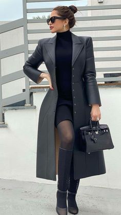 Aesthetic Lawyer, Corporate Attire Women, Rok Outfit, Classy Business Outfits, Lawyer Fashion, Classy Winter Outfits, Corporate Attire, Chic Aesthetic, Girl Needs