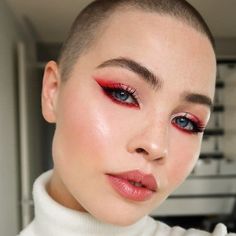 Celine Bernaerts, Red Eyeshadow Look, Neon Eyeshadow, Christmas Details, Red Eyeliner, Red Eye Makeup, Ysl Makeup, Red Eyeshadow