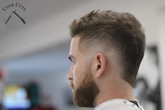 Mens V Shaped Haircut, Short Fohawk Haircut Fade, Brust Fade Haircut, Prohibition Haircut, Fauxhawk Fade Men, New Men Hairstyles