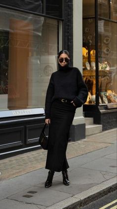 Corporate Baddie, Thanksgiving Outfit Ideas, Wardrobe Refresh, Thanksgiving Outfits, Black Kitten Heels, Fall Events, Fashion Christmas, Fashion Vocabulary, Black Kitten