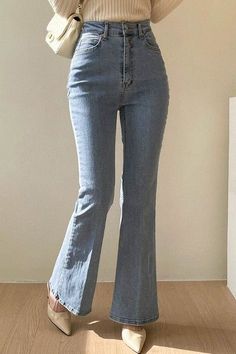 Boot Jeans Outfit, Bootcut Jean Outfits, Boot Cut Jeans Outfit Casual, Black Boot Cut Jeans Outfit, Types Of Pants For Women, Bootcut Jeans Outfit Casual, Trending Jeans For Women, Boot Cut Pants Outfit, How To Style Bootcut Jeans