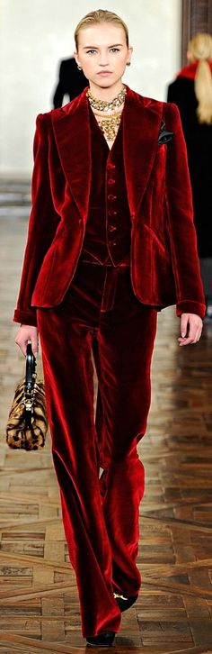 Ralph Lauren - Ready-to-Wear - Fall-Winter 2012-2013 Ralph Lauren Fall, Dress Velvet, Red Suit, Red Fashion, Fashion Photo, Look Fashion