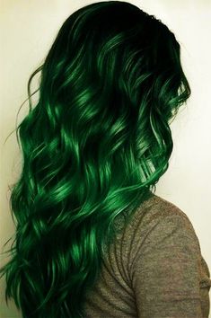 Green Ends Hair, Black And Emerald Hair, Dark Green Ombre Hair, Emerald Green Hair Balayage, Forest Green Hair Dark, Hair Dye Ideas Green, Emerald Green Hair Color, Deep Green Hair, Green Hair Ombre