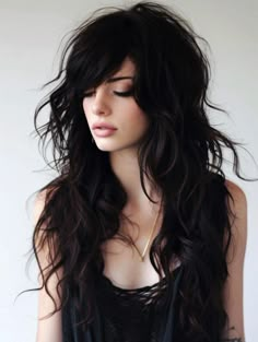 Shag Hairstyle Long Hair, Rock Hairstyles For Women, Long Shaggy Hairstyles, A Shag Haircut, Shaggy Cut, Black Haircut, Long Shag Hairstyles, Shaggy Hairstyles