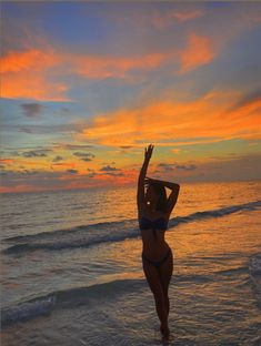 Inspo Vacation Pictures, Beach Inspo Pictures, Sunrise Inspo Pics, Maui Inspo Pics, Hawaii Beach Pics, Beach Pose Aesthetic, Poses For Pictures On The Beach, Pose Al Mare, Sunrise Beach Poses