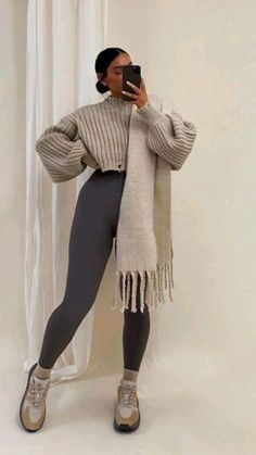 Gray Leggings Outfit Casual, Winter Outfits Leggins, Leggins Outfits Casual, Gray Leggings Outfit, Winter Brunch Outfits, Outfits Leggins, Classy Winter Outfits, Fasion Outfits, Winter Fashion Outfits Casual