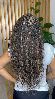 Blonde Brown Boho Braids, Boho Knotless Braids On Natural Hair, 1b/30 Boho Knotless Braids, Highlights Boho Braids, Boho Knotless Extra Curls, Ombré Boho Braids, Curly Boho Hair, Curly Boho Knotless Braids, Black Braids With Brown Curls