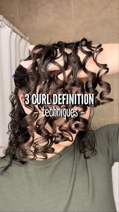 Lauren Piluso Leone | curls & hairstyles | 1 2 3 Gel Method for Curly Hair ft. @curlsmith_official AD This product layering technique helps increase curl definition, control frizz... | Instagram Face Framing Pieces, Framing Pieces, Ribbon Curls, Curly Haircut, Curl Definition, Curls Hairstyles, Dead Ends, Hydrating Shampoo