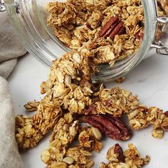 This cinnamon pecan sugar free granola recipe, is high in protein and a delicious breakfast option for those on a sugar-free diet! Candida Diet Breakfast, Candida Diet Snacks, Sugar Free Granola Recipe, Pecan Granola Recipe, Candida Free Recipes, Buckwheat Gluten Free, Gluten Free Granola Recipe, Heal My Gut