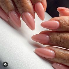 Almond Nails On Brown Skin, Beige Almond Nails, Nails On Brown Skin, Classy Gel Nails, Beauty Plan, Hard Gel Nails, Gel Toe Nails, Chrome Nails Designs, Pink Gel Nails