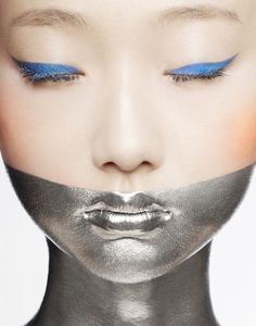 silver and blue Photographer: Pascal Demeester Makeup: Gregg Brockington Model: Yue Metallic Makeup, Silver Makeup, Silver Eyeshadow, Cute Eyeshadow Looks, Beauty Shoot, Eyeshadow Lipstick, Blue Makeup