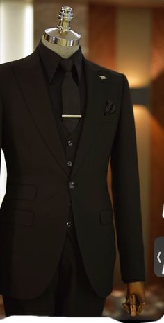 Italian Suits For Men Classy, Tuxedo Aesthetic, Black Suit Aesthetic, Guys Fashion Casual, Stylish Mens Suits, Black Suit Men, Suits Men Business, Classy Outfits Men