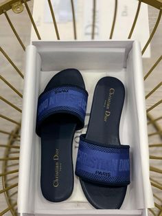 Dior Dubai, Dior Flats, Tennis Shoe Heels, Crocs Boots, Fashion Shoes Sandals, Cute Slippers, Classy Shoes