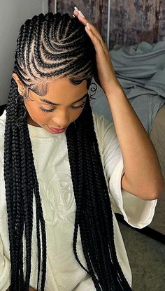 Womens Cornrows Styles, Crown Rows Braids, Cornrows Outfit, Alicia Keys Cornrows, African Cornrows, Corn Row Braids Black Women, Side Part Braids, Corn Rows