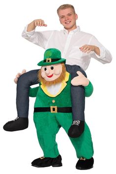 leprechaun adult costume, St Patricks Day Costume, St Patricks Day Costume Ideas Piggyback Costume, Illusion Costumes, Leprechaun Costume, St Patrick's Day Costumes, St. Patrick’s Day, Ideas Navideñas, St. Patricks Day, Funny Costumes, Friends Laughing