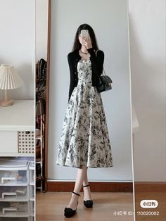 Old Money Classy Dress, Aesthetic Korean Outfits Dress, Korean Dress Ideas, Korean Dress Aesthetic, Korean Wedding Guest Outfit, Luxury Clothes, Korean Dress Casual, Dress Styles, Modest Korean Fashion