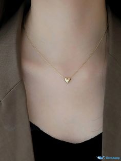 OrcaJump - Heart Pendant Necklace Y Pendant Necklace, 2023 Trend Jewelry, Women’s Chain Necklace, Aesthetic Gold Pendant, Pendant For Chain Gold, Gold Jewellery Aesthetic Necklaces, Good Chains Women, Gold Aesthetic Necklace, Emotional Support Necklace