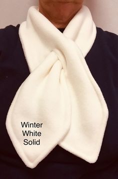 Winter White Fleece Scarf Keyhole Pull Through Scarf Short - Etsy Fleece Sewing Projects, Manset Lengan, Winter Scarf Gift, Scarf Sewing Pattern, Sewing Scarves, Keyhole Scarf, Fleece Projects, Fleece Neck Warmer, Sewing Fleece